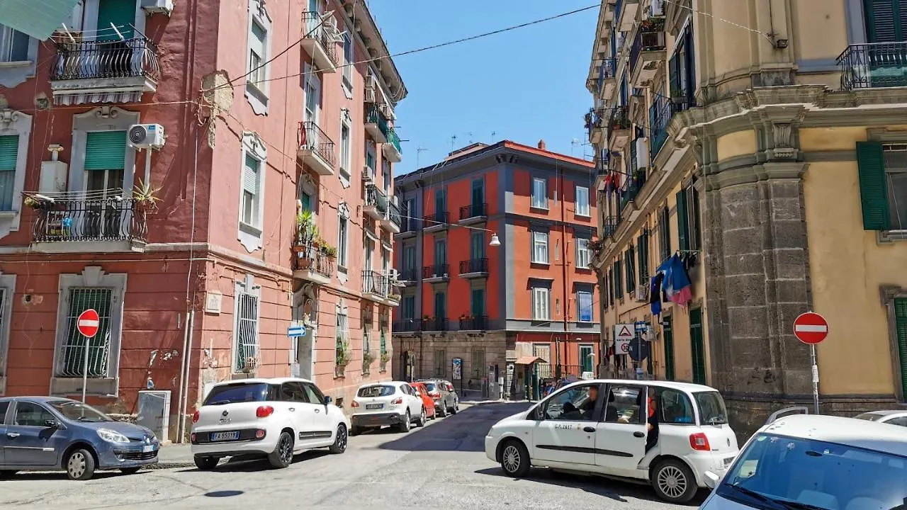Soave Rooms Naples 2*,