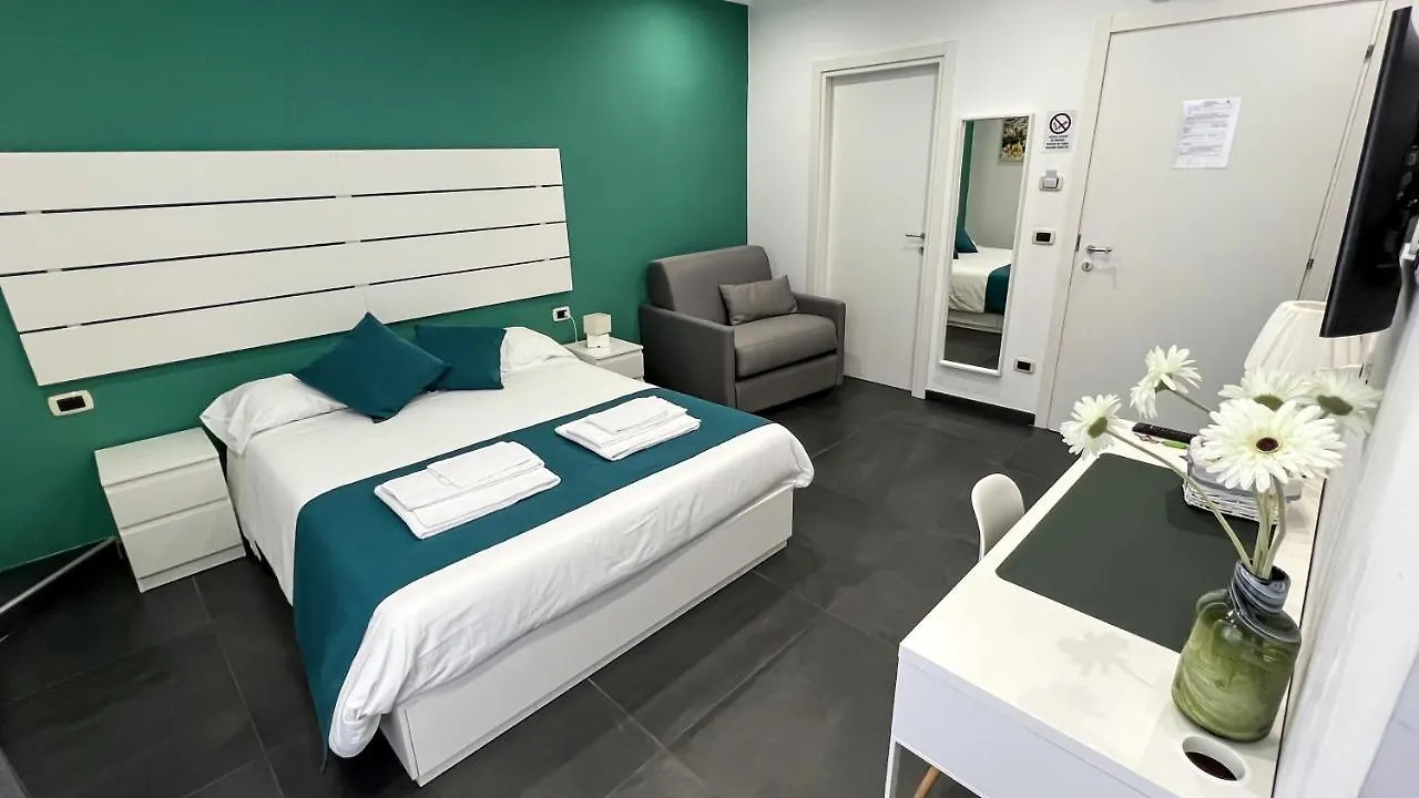 Soave Rooms Neapol 2*,  Itálie