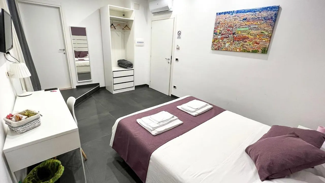 Soave Rooms Neapol 2*,  Itálie